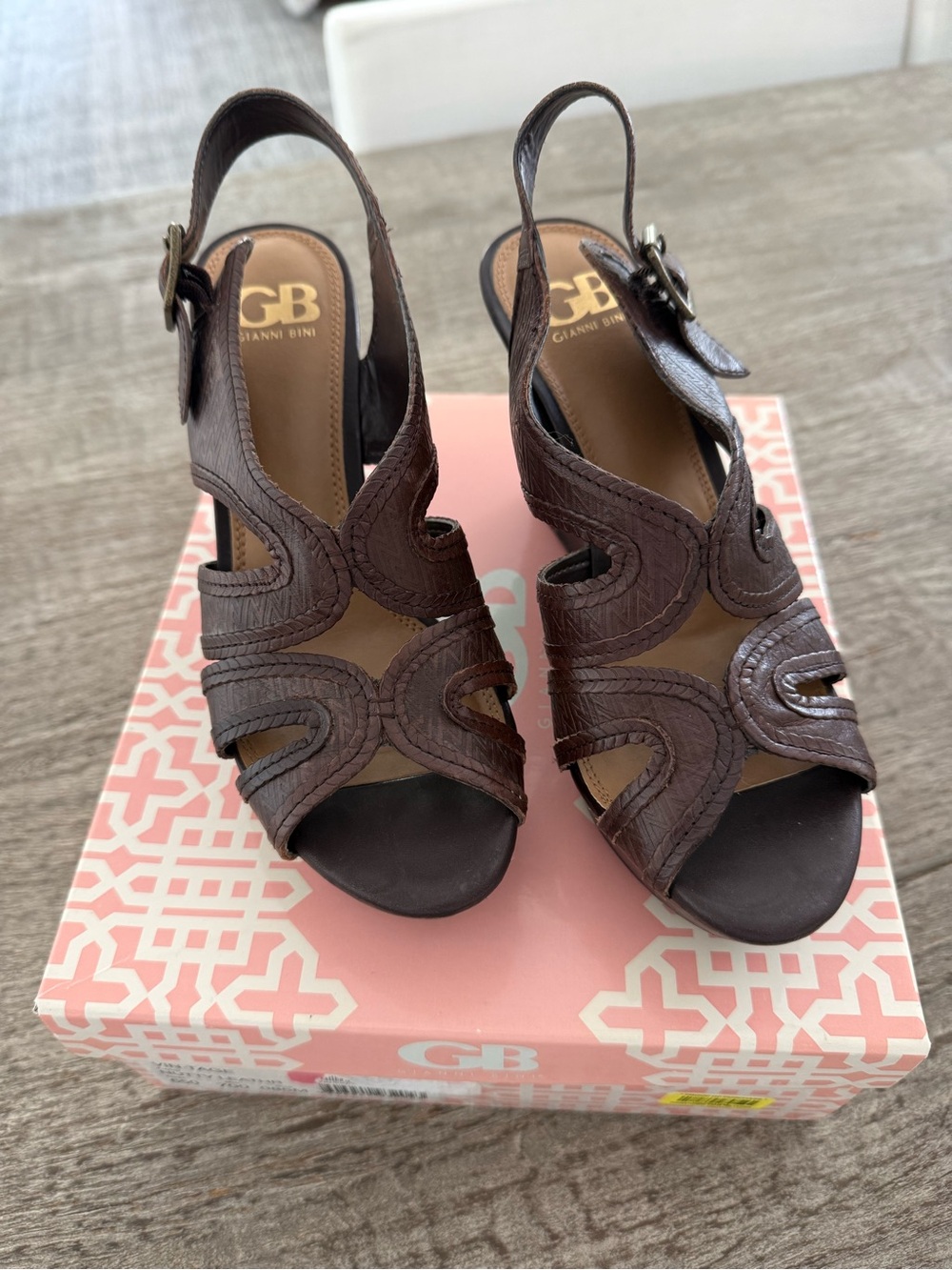 Gianni Bini Vin-Tage wedge heels in nutty leather size 8.5